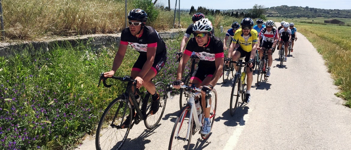 MCT Group on a lane near Maria de la Salud