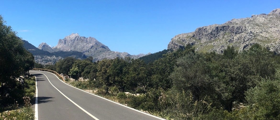 Beautiful Mountain roads, Puig Major in the distance